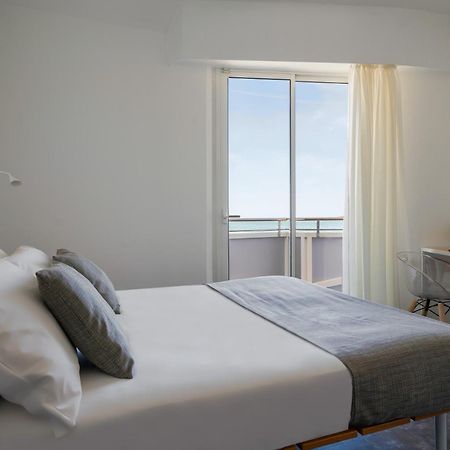 Hotel Rex - Fronte Mare Риччоне Экстерьер фото