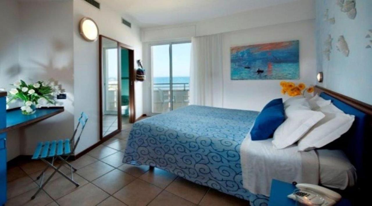 Hotel Rex - Fronte Mare Риччоне Экстерьер фото