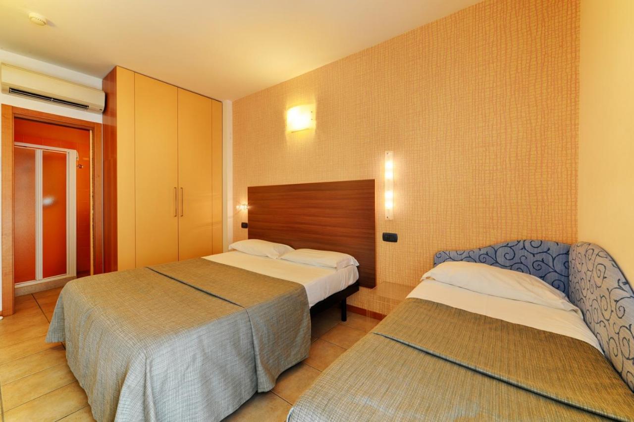 Hotel Rex - Fronte Mare Риччоне Экстерьер фото
