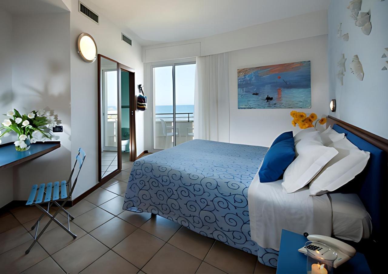 Hotel Rex - Fronte Mare Риччоне Экстерьер фото